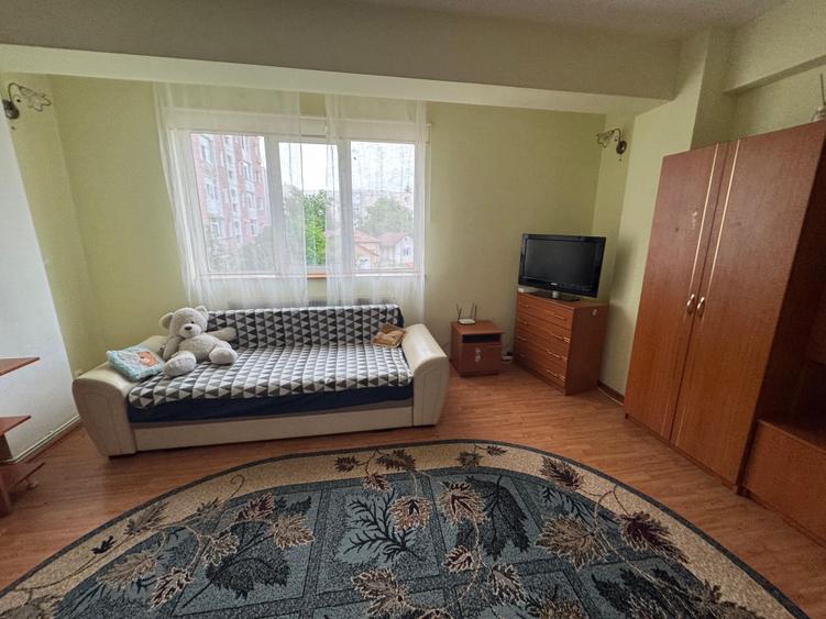 Apartament cu 2 camere decomandat în Trivale
