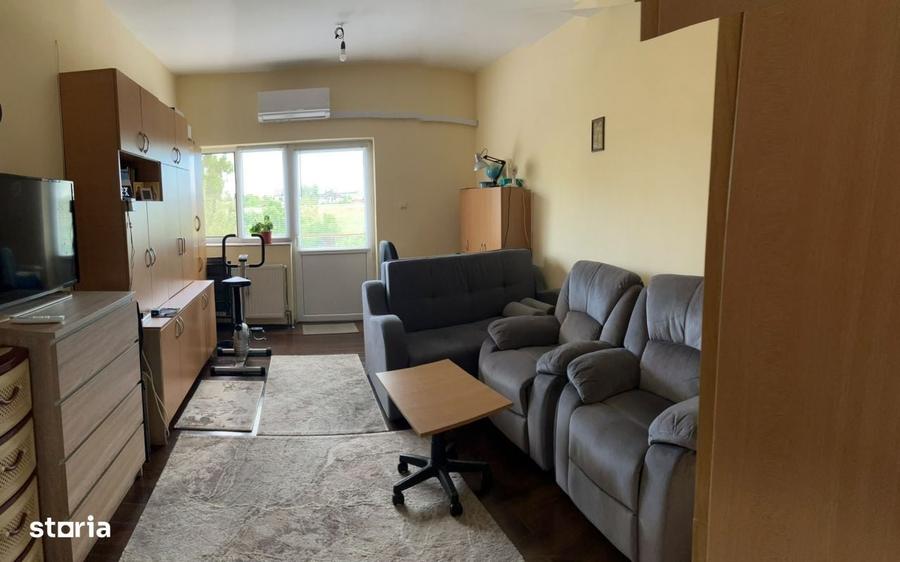 Casă cu 3 camere cu Teren 1064 Mp în Pielești