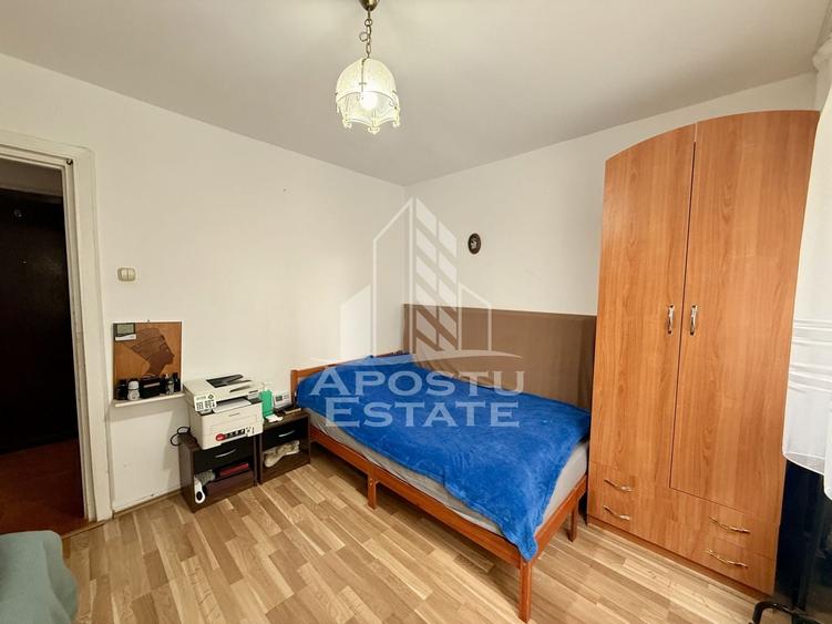 Apartament cu 3 camere semidecomandat, mobilat în Olimpia-Stadion