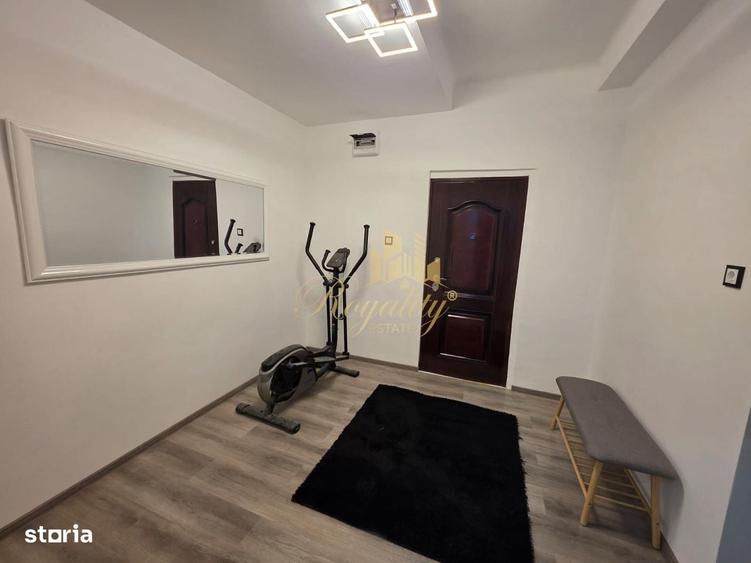 Apartament cu 4 camere decomandat în Girocului