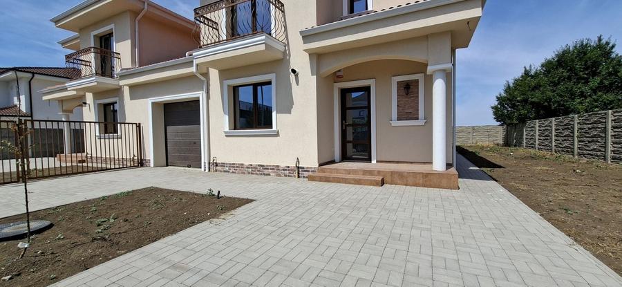 Casă individuală cu 4 camere cu Canalizare în Dumbrăvița