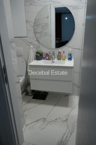 Apartament cu 3 camere semidecomandat, mobilat în Nord