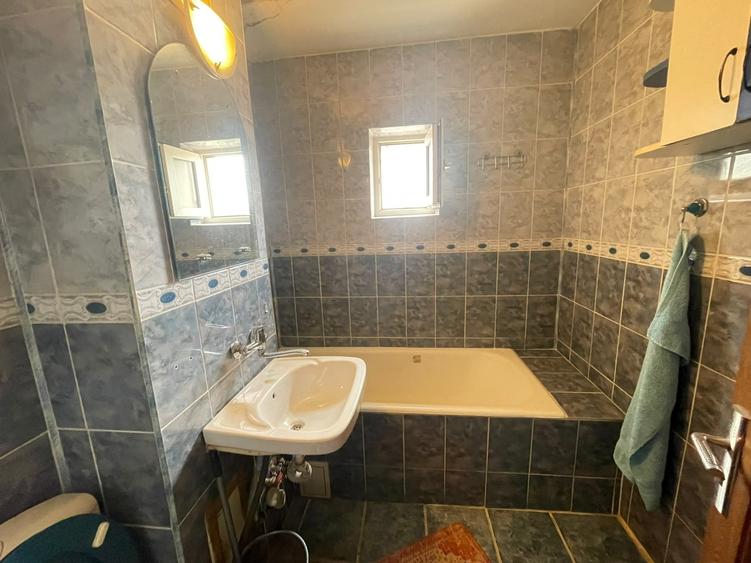 Apartament cu 2 camere decomandat, mobilat în Podul de Fier