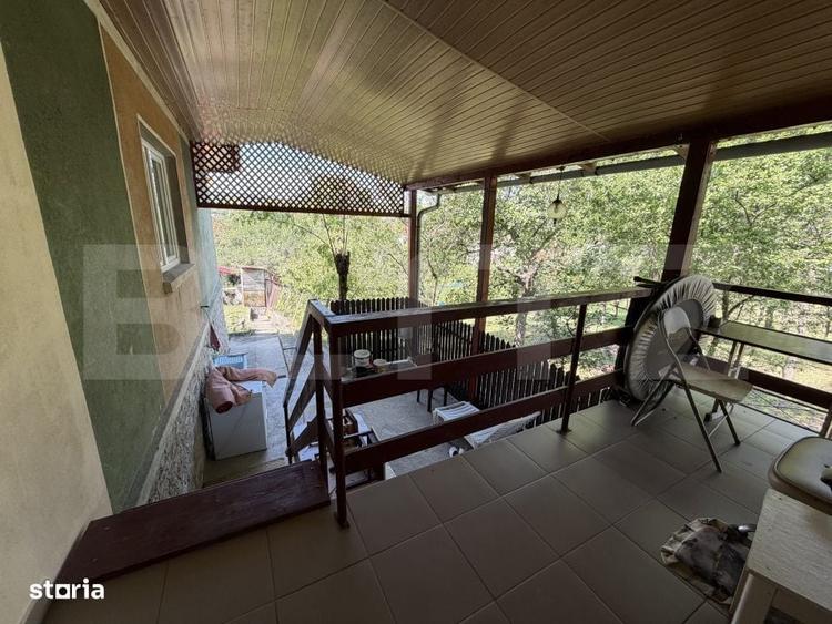 Casă cu 4 camere cu Teren 2500 Mp în Pericei