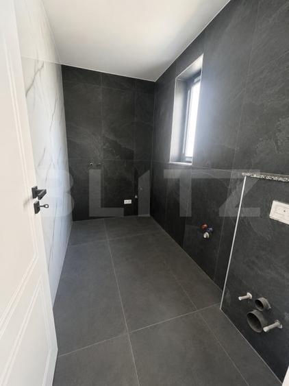 Apartament cu 3 camere semidecomandat în Centura