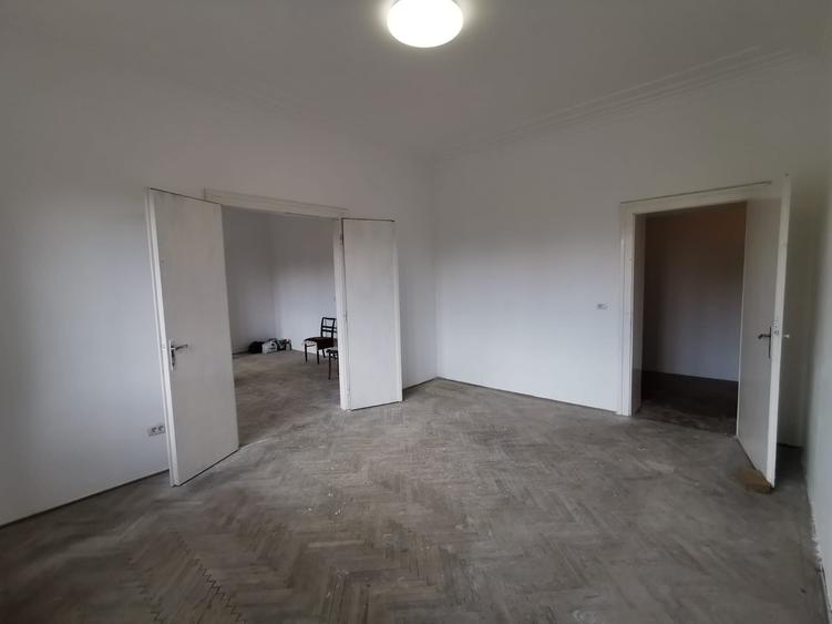 Apartament cu 4 camere circular în Ultracentral
