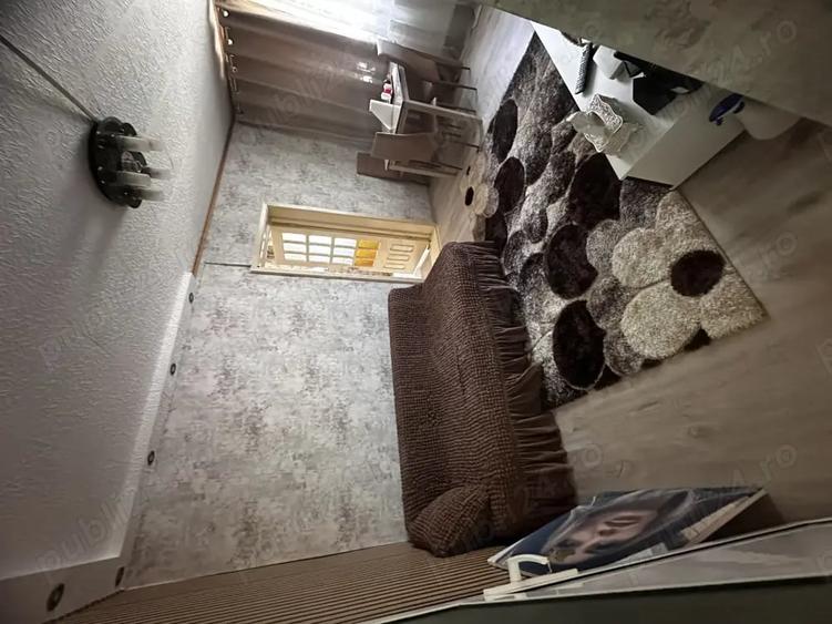 Apartament cu 3 camere decomandat în Găești