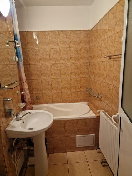 Apartament cu 2 camere decomandat în Vest