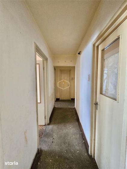 Apartament cu 3 camere decomandat în Micro 16