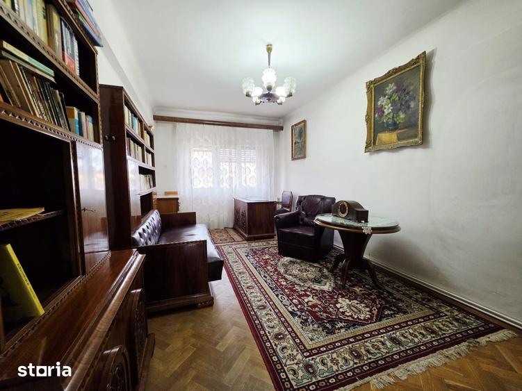 Apartament cu 3 camere decomandat în Gruia