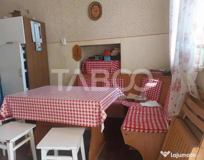 Casă cu 4 camere cu Teren 759 Mp în Central