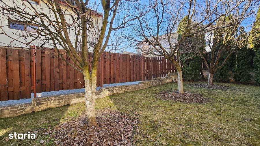 Casă cu 6 camere cu Teren 413 Mp în Bună Ziua