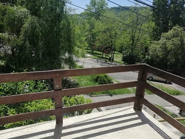 Casă cu 6 camere cu Teren 420 Mp în Breaza