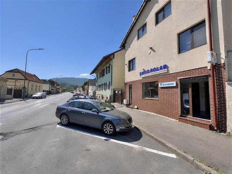 Spațiu comercial, de 80 mp, în Central