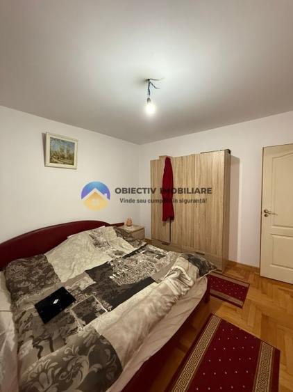 Apartament cu 4 camere semidecomandat în Precista