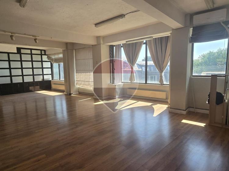 Spațiu comercial, de 230 mp, în Gara de Nord
