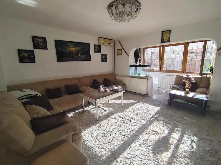 Apartament cu 3 camere decomandat în Girocului