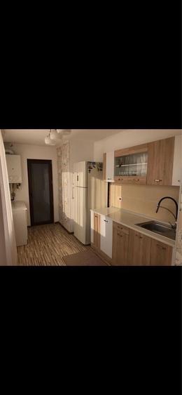 Apartament cu 3 camere semidecomandat în Exterior Vest