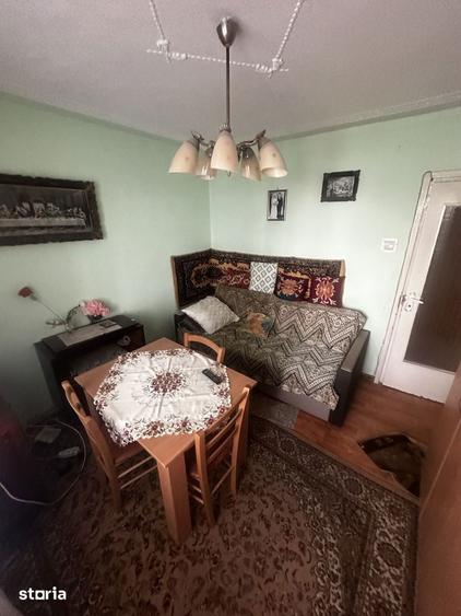 De vanzare apartament cu 2 camere decomandat,etajul 1,Dealul Florilor - 1