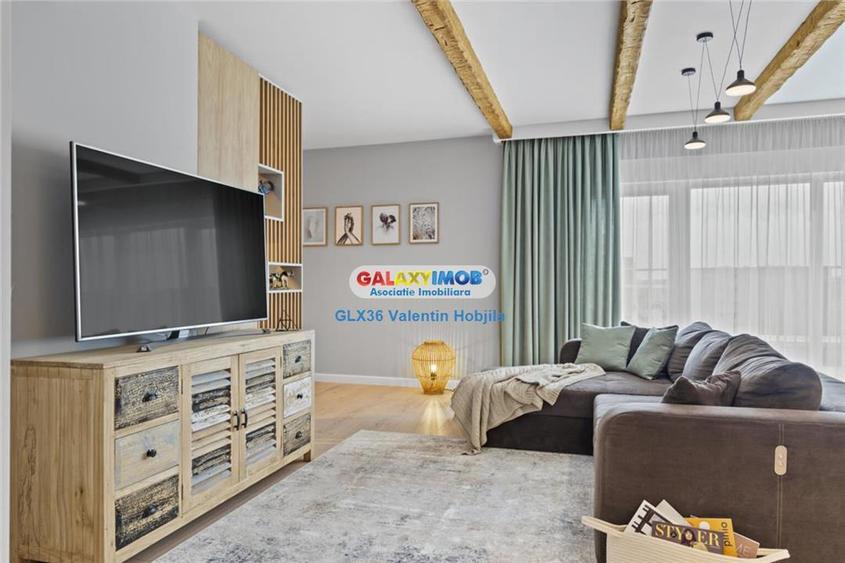 Penthouse cu 4 camere semidecomandat, mobilat în Sud-Vest