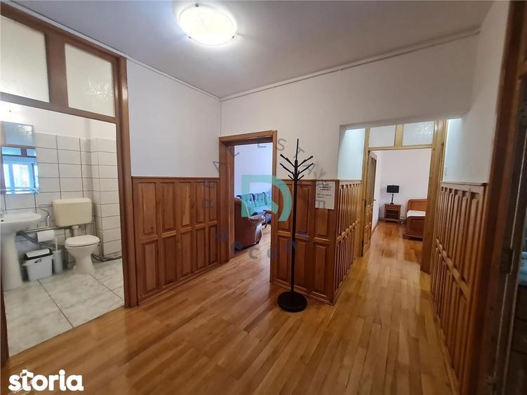 Apartament cu 3 camere decomandat, mobilat în Valea Cetății