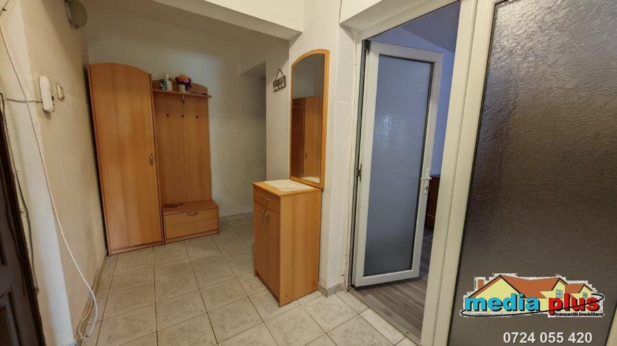 Apartament cu 2 camere decomandat în