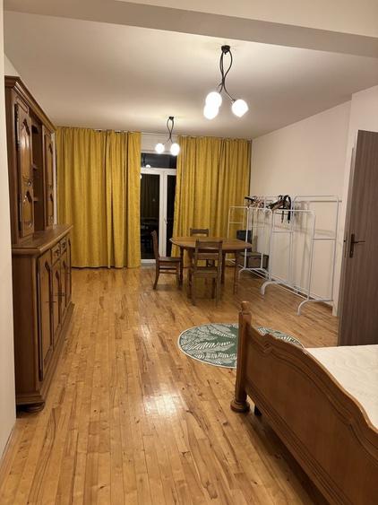 Casă cu 4 camere în Florești