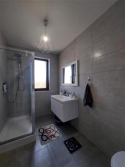 Apartament cu 2 camere decomandat, mobilat în Grădiște
