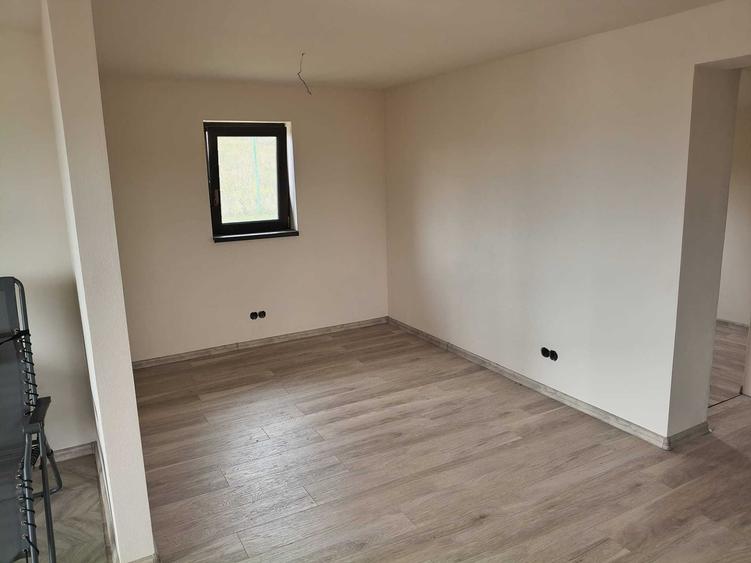 Casă cu 2 camere în Central