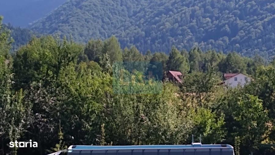Casă cu 5 camere cu Teren 1800 Mp în Recea