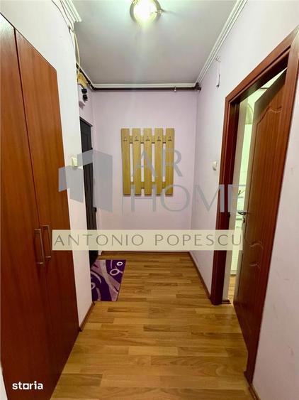 Apartament cu 2 camere semidecomandat, mobilat în Central
