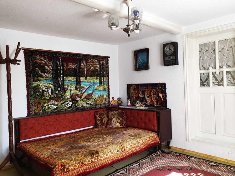 Casă cu 4 camere cu Teren 1853 Mp în Sarichioi