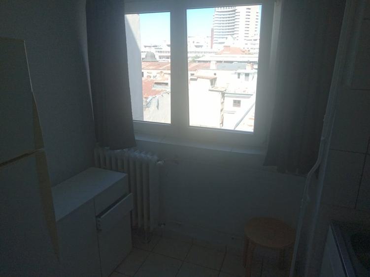 Apartament cu 2 camere decomandat în Calea Victoriei