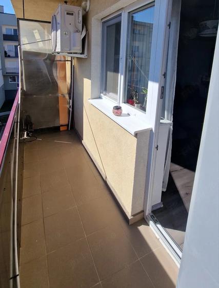 Apartament cu 3 camere decomandat în Turnișor