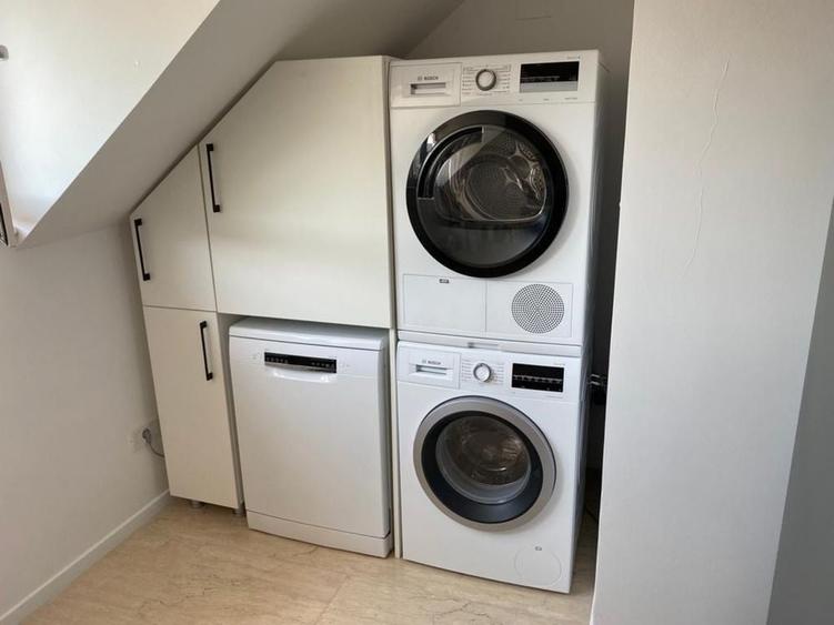 Apartament cu 3 camere semidecomandat în Doamna Ghica