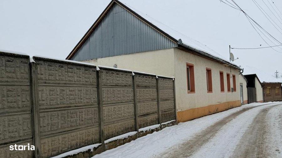 Casă cu 5 camere cu Teren 458 Mp în Podgoria