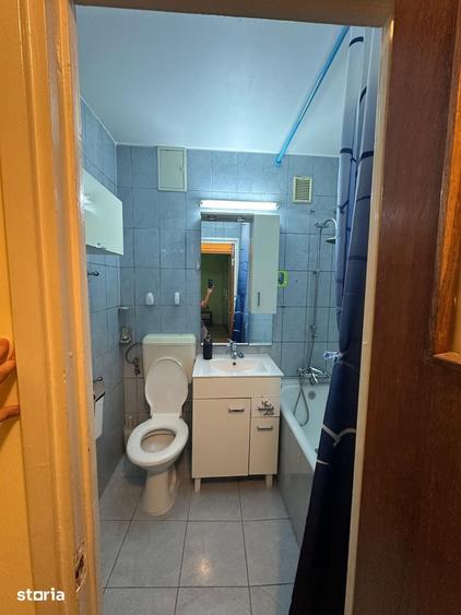 Apartament cu 3 camere decomandat în Titan