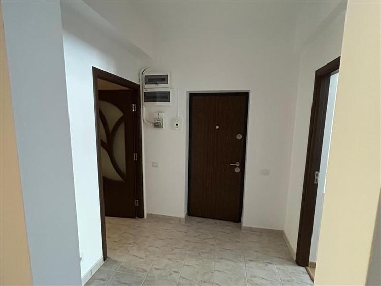 Apartament cu 3 camere decomandat în Magheru