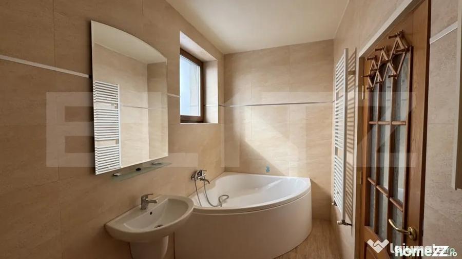 Apartament cu 4 camere decomandat în Brazda lui Novac