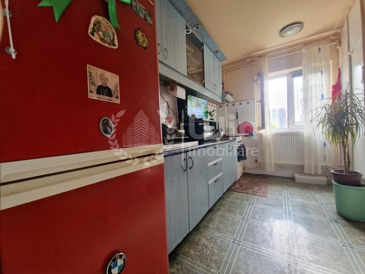 Apartament cu 3 camere decomandat în Între Lacuri