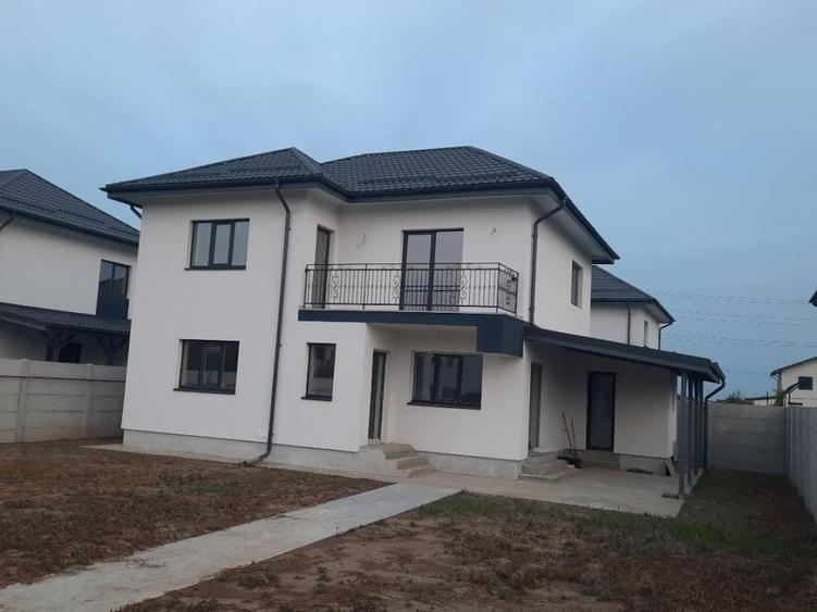 Casă individuală cu 4 camere cu Teren 400 Mp în Bâcu