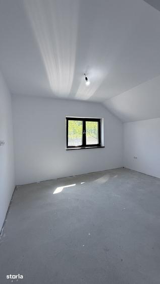 Casă cu 5 camere cu Teren 537 Mp în Central