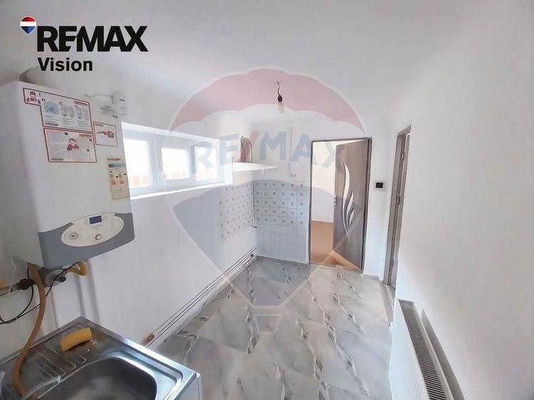 Casă individuală cu 4 camere cu Teren 284 Mp în Brestei