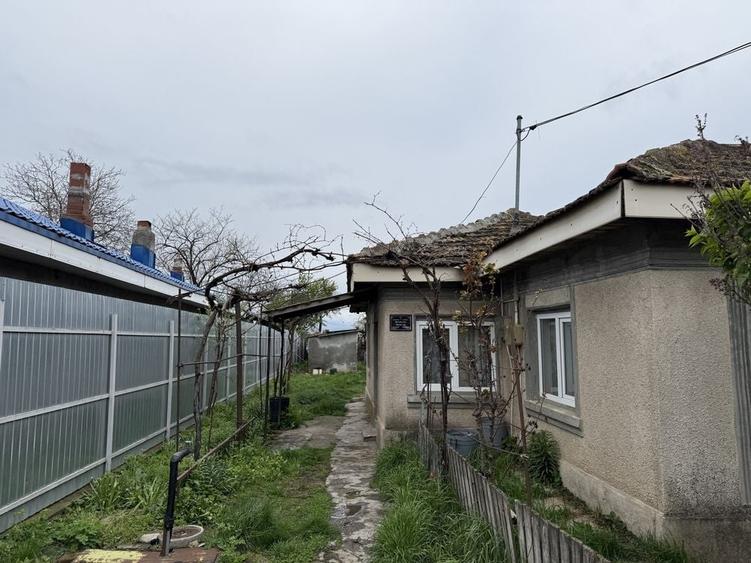 Casă cu 4 camere în Mircea-Vodă