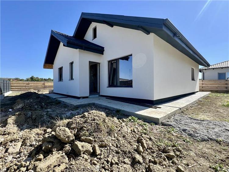 Vila  de vanzare  Lunca Cetatuii, - 1