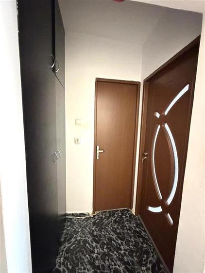 Garsonieră decomandată în Rogerius