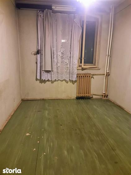 Apartament cu 4 camere în Decebal