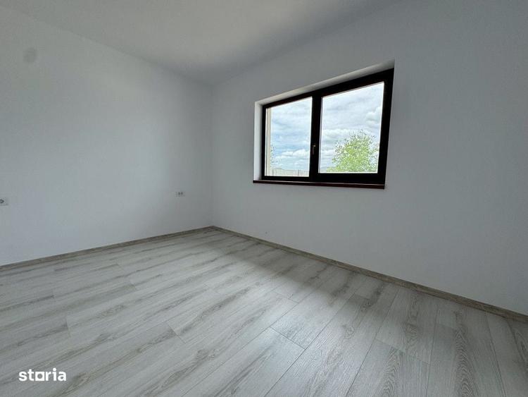 Casă cu 4 camere cu Teren 350 Mp în Domnești