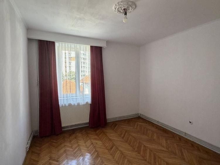 Apartament cu 2 camere semidecomandat în Calea București