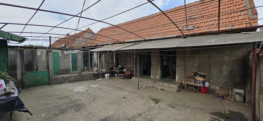 Casă cu 3 camere cu Teren 1600 Mp în Exterior Vest